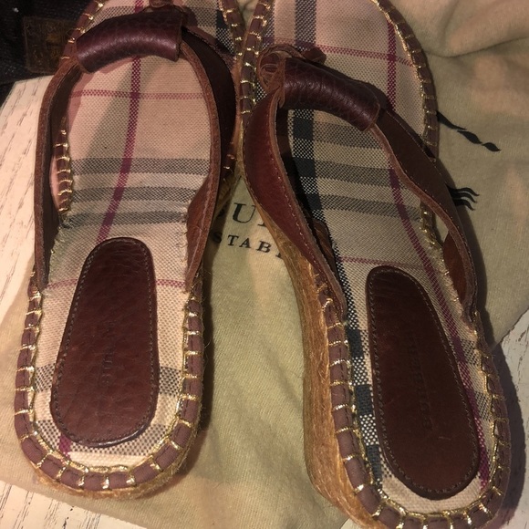 Burberry size 9 brown leather classic wedge heels - Picture 6 of 16